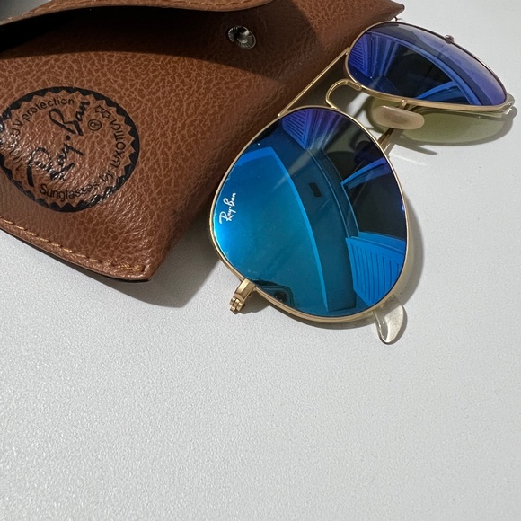 Ray-Ban Aviators - Picture 1 of 6